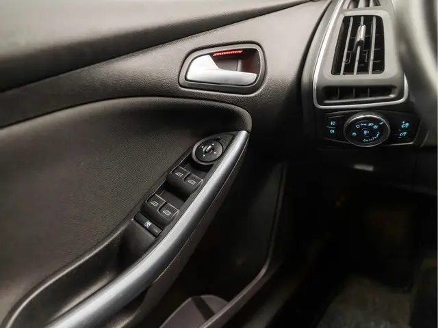 Ford Focus 1.0 EcoBoost Titanium 2013 Benzine 23