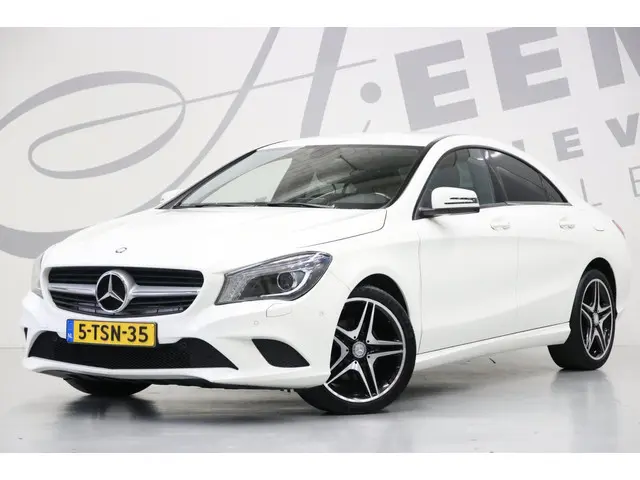 Mercedes-Benz CLA 180 2014 Benzine