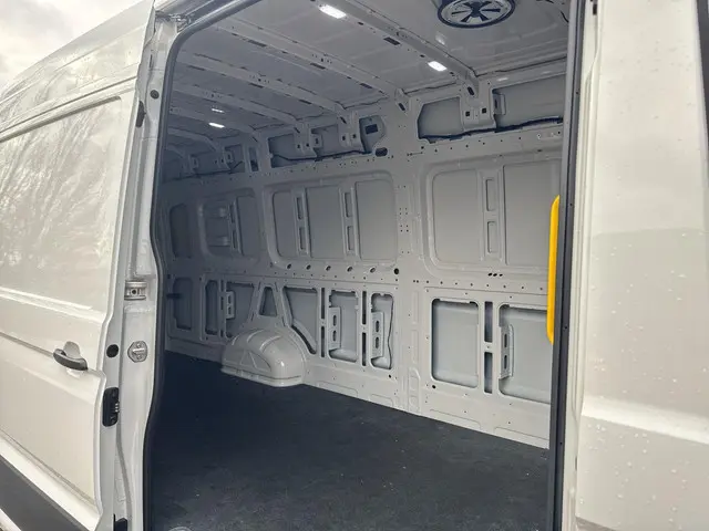 Volkswagen Crafter 35 2.0 TDI L5H3 2024 Diesel 24