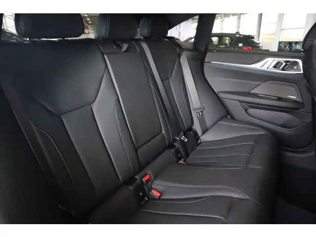 BMW i4 eDrive35 2025 Elektrisch 9