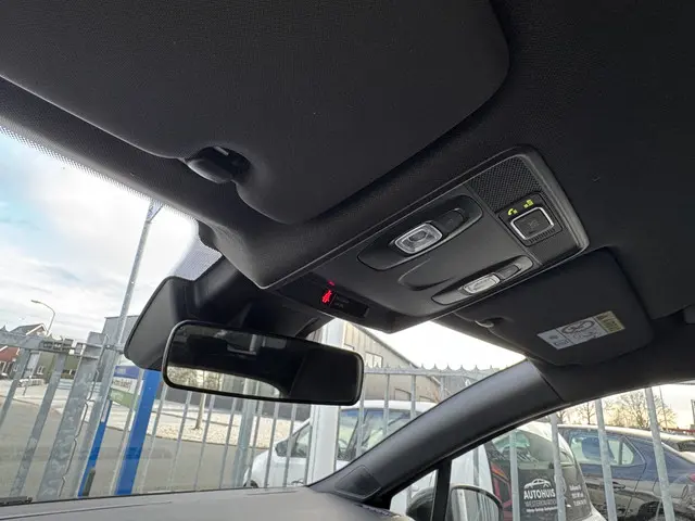 Renault Clio 1.0 TCe 92pk Intens 2022 Benzine 23