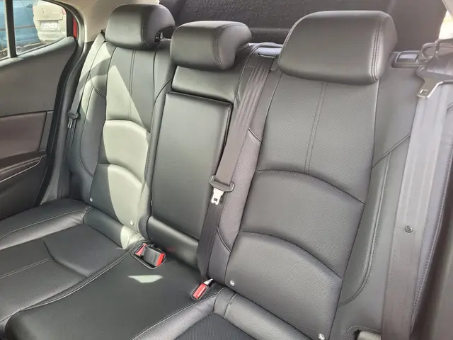 Mazda 3 2.0 SkyActiv-G 120 SkyLease 2017 Benzine 9