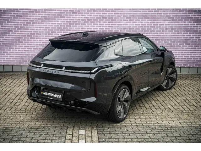 Lynk & Co 08 Plug-in Hybrid More 2025 Hybride Benzine 7