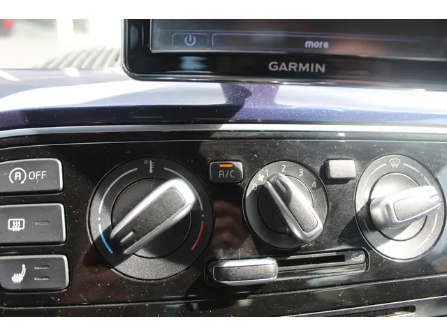 Volkswagen up! 1.0 CLUB high up! BlueMotion 2015 Benzine 21