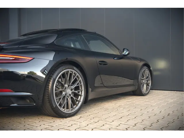 Porsche 911 3.0 Carrera 2018 Benzine 25