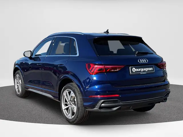 Audi Q3 45 TFSI e S edition 2024 Hybride Benzine 2