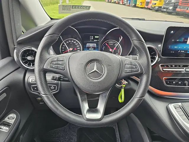 Mercedes-Benz EQV 300 2023 Elektrisch 10