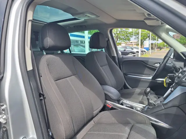 Opel Zafira Tourer 1.4 Business+ 5P 2015 Benzine 17