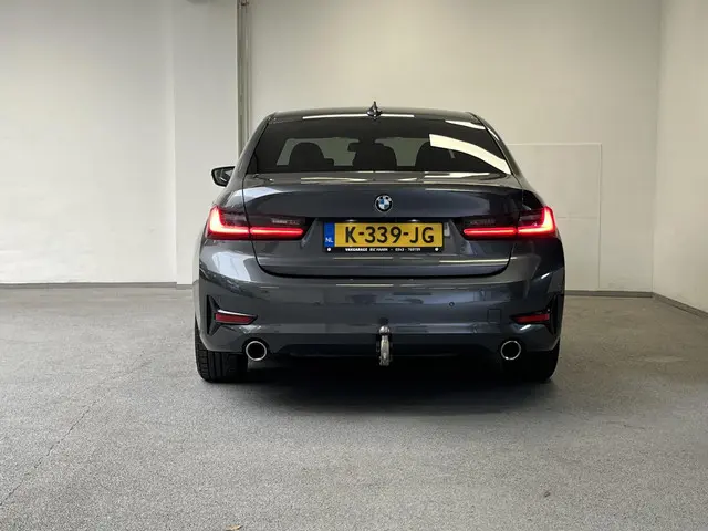 BMW 3 Serie 320i High Executive 2021 Benzine 11