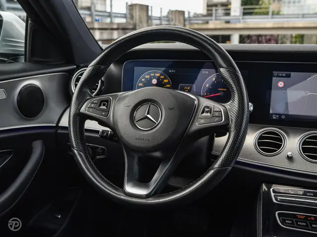 Mercedes-Benz E-Klasse 200 Ambition 2016 Benzine 13