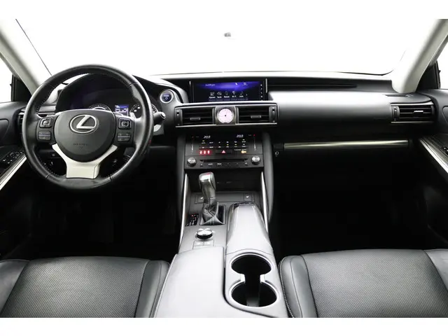 Lexus IS 300h Hybrid Business Line 2017 Hybride Benzine 4