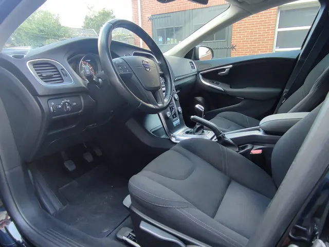 Volvo V40 1.6 T2 Kinetic 2015 Benzine 26