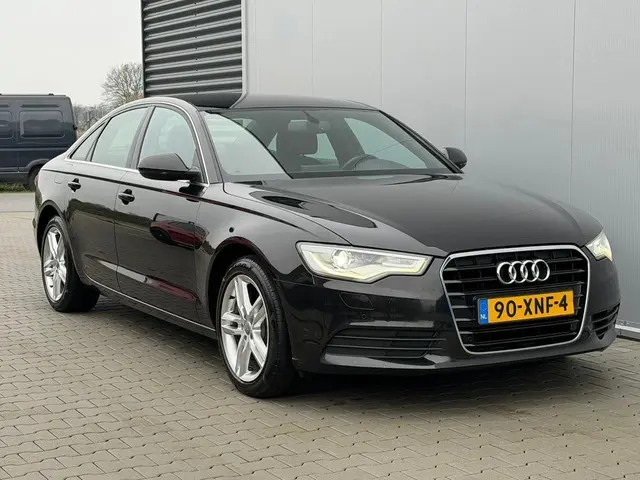 Audi A6 Limousine 2.8 FSI Pro Line Plus 2013 Benzine 3