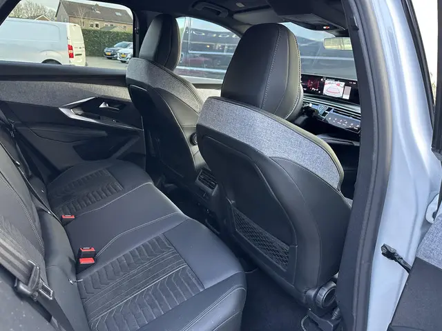 Peugeot 3008 1.2 Hybrid 145 PK GT 2025 Hybride Benzine 35