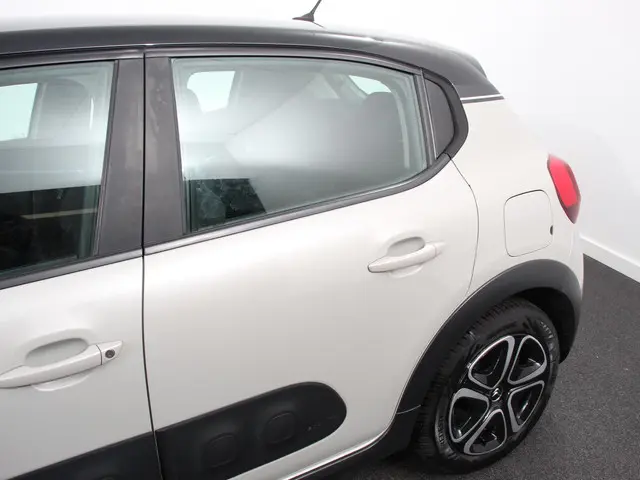 Citroën C3 1.2 PureTech S&S Feel Edition 2018 Benzine 33