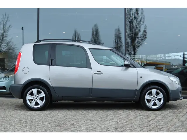 Škoda Roomster 1.2 TSI FRESH 2014 Benzine 7