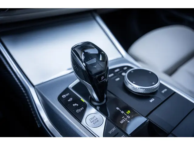 BMW 3 Serie 330i M-Sport 2019 Benzine 38