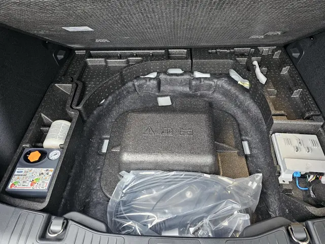 Ford Kuga 2.5 PHEV ST-Line X 2026 Hybride Benzine 11