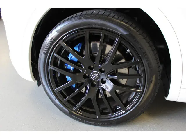 Maserati Levante 2.0 Hybrid Executive 2022 Benzine 4