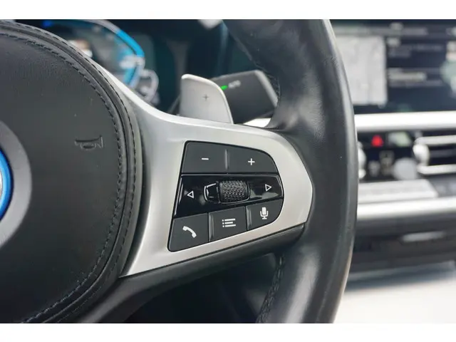 BMW 3 Serie Sedan 320e 2022 Hybride Benzine 14