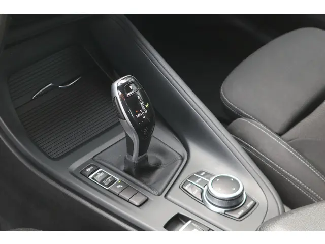 BMW X1 sDrive18i High Executive 2019 Benzine 21