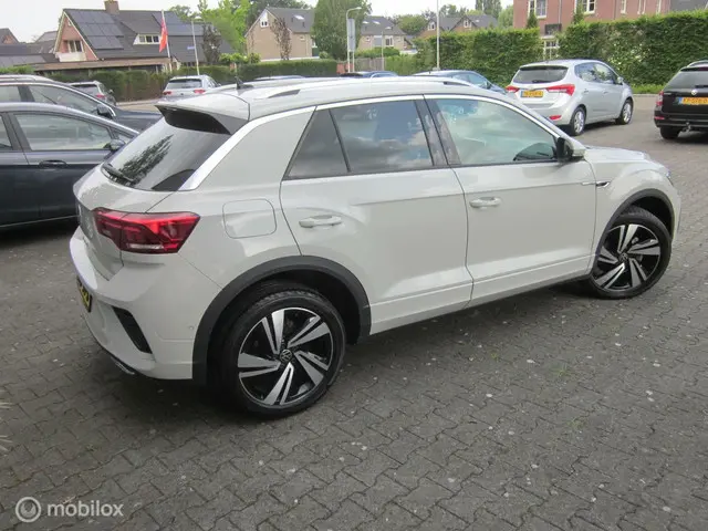 Volkswagen T-Roc 1.5 TSI R-Line Business 2024 Benzine 4