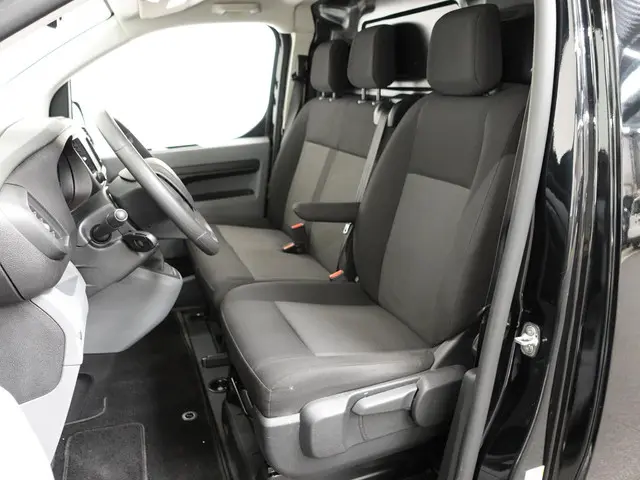 Peugeot Expert L2H1 100pk Premium 2022 Diesel 2