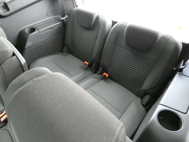 Ford Grand C-Max HELAAS VERKOCHT!!! 2015 Benzine 10
