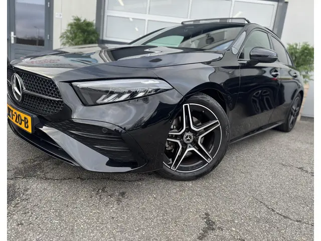 Mercedes-Benz A-Klasse 200 AMG Line 2024 Benzine 9