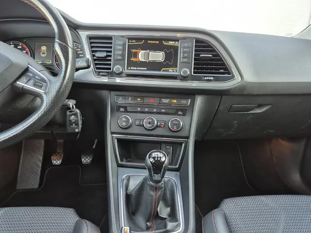 SEAT Leon ST 1.4 EcoTSI FR Connect 2016 Benzine 2
