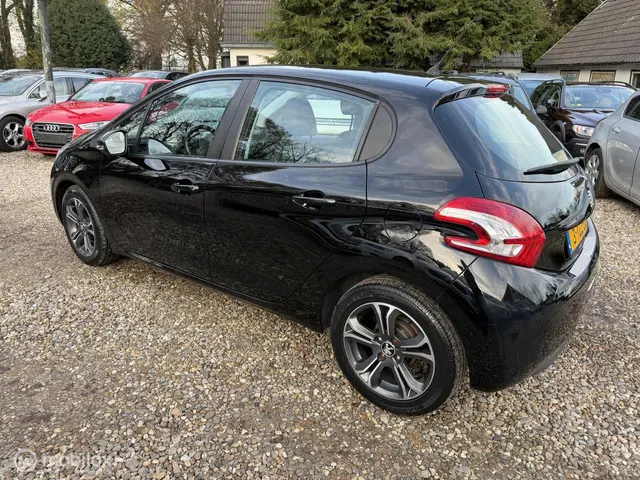 Peugeot 208 1.2 VTi Active,Airco,Cruise,5drs! 2013 Benzine 17