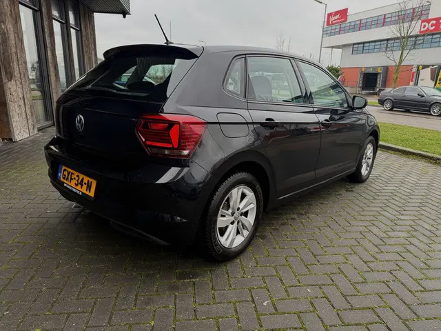 Volkswagen Polo 1.0 TSI Comfortline 5 drs 2018 Benzine 5