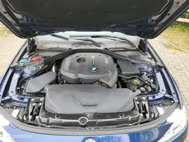 BMW 3 Serie 320i High Executive 2017 Benzine 16