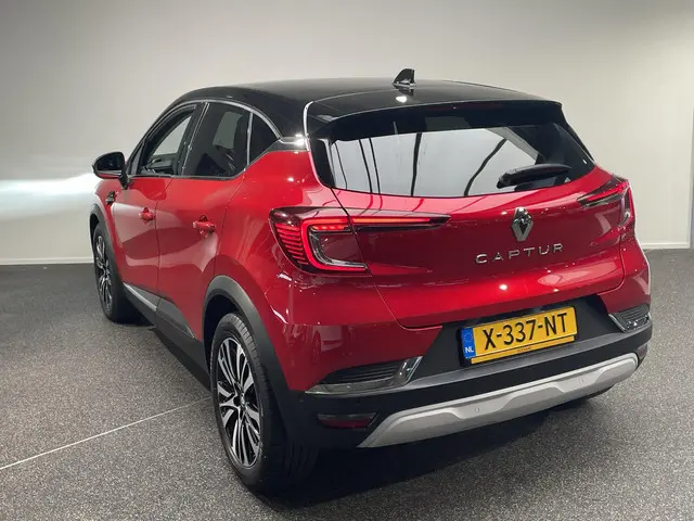 Renault Captur 1.3 mild hybrid 160 iconic 2023 Benzine 6