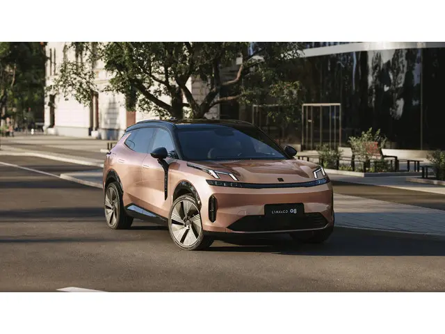 Lynk & Co 08 1.5 More 2025 Hybride Benzine