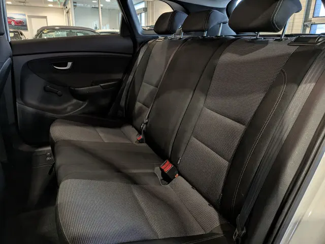 Hyundai i30 Wagon 1.4 2014 Benzine 7