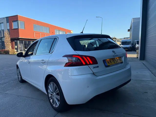 Peugeot 308 1.2 PureTech Allure 2017 Benzine 3