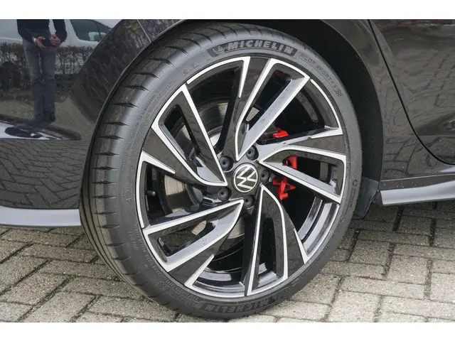 Volkswagen Golf 2.0 TSI GTI Clubsport 2021 Benzine 52