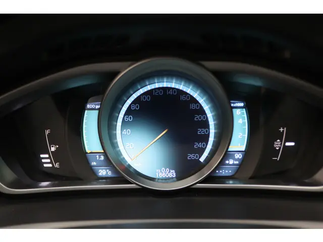 Volvo V40 Cross Country 1.6 T4 Momentum 2014 Benzine 4