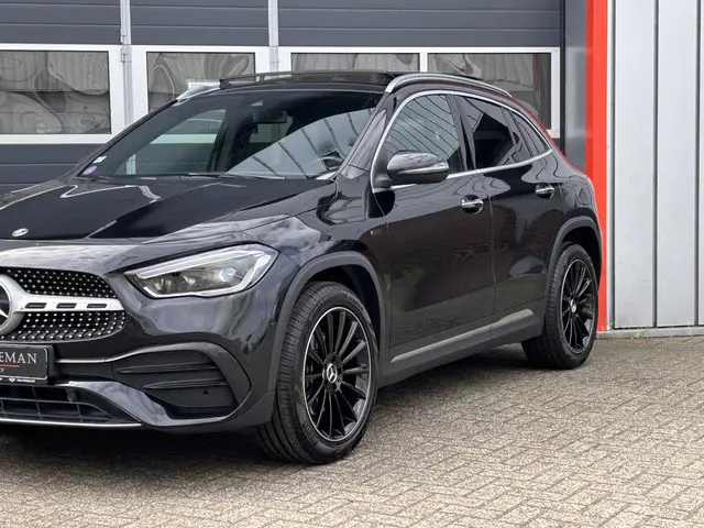 Mercedes-Benz GLA 250 e AMG Line 2020 Hybride Benzine 4