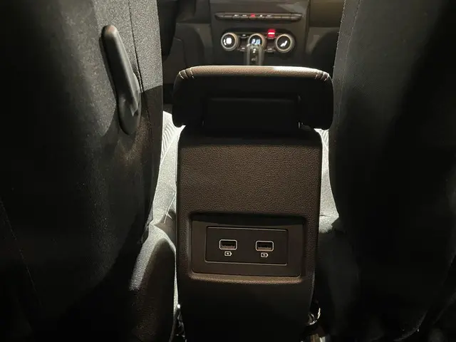 Dacia Duster 1.3 TCe 150 Journey 2024 Benzine 26