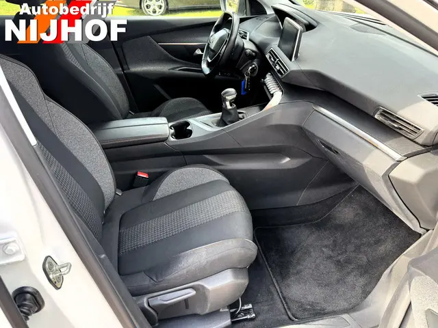 Peugeot 3008 1.2 PureTech Allure 2019 Benzine 17