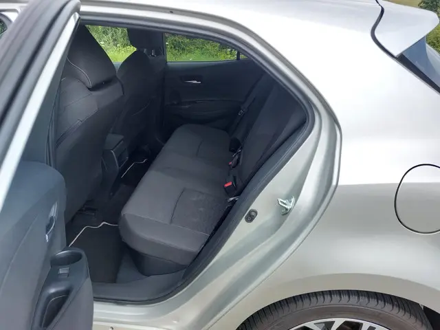 Toyota Corolla 1.8 Hybrid Style 2019 Hybride Benzine 21