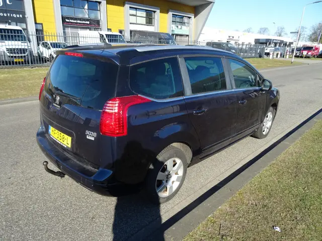Peugeot 5008 1.2 PureTech Style 5p. 2015 Benzine 5