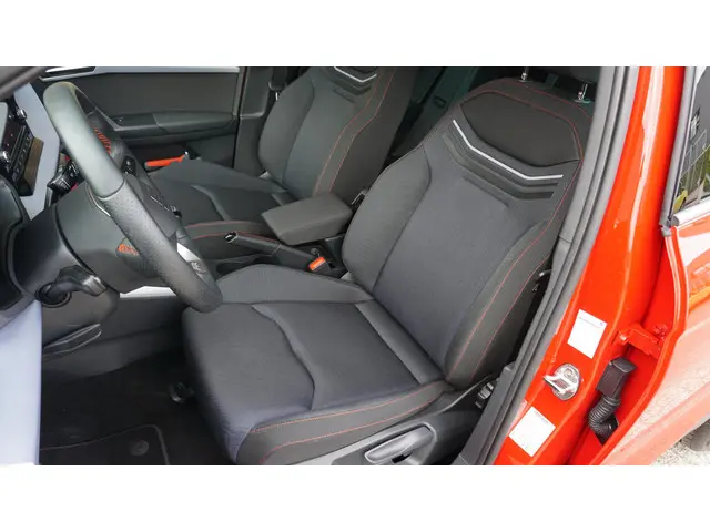 SEAT Arona 1.0 TSI 95pk FR-Line 2024 Benzine 9