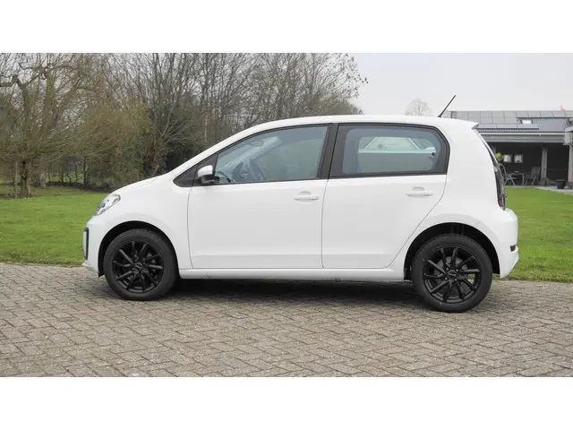 Volkswagen up! 1.0 2022 Benzine 21