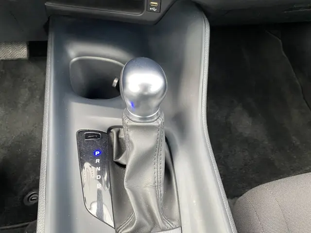Toyota C-HR 1.8 Hybrid Active 2022 Hybride Benzine 21