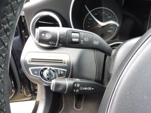 Mercedes-Benz C-Klasse Estate 180 Prestige 2015 Benzine 33