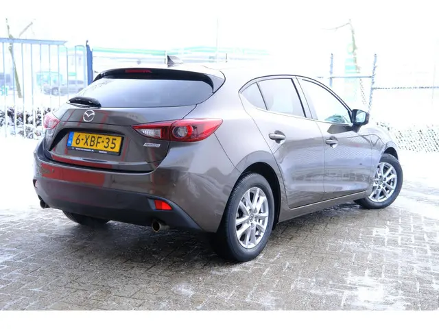 Mazda 3 2.0 TS+ Xenon|Nav|Clima|Stoelverw|LMV 2014 Benzine 3