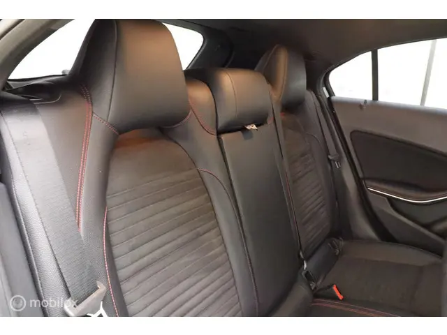 Mercedes-Benz A-Klasse 160 AMG-LINE 2017 Benzine 13